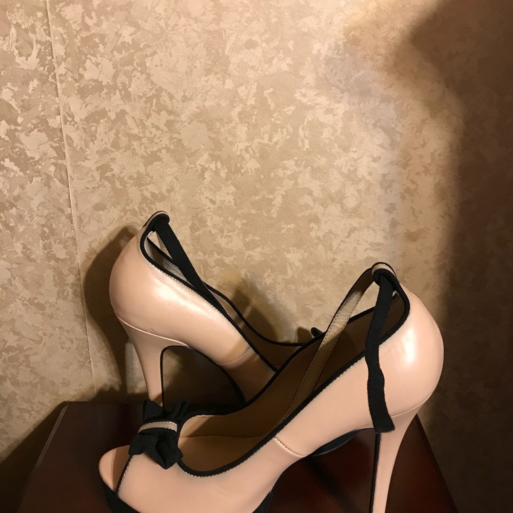 Shoes - Picture 5 of 5